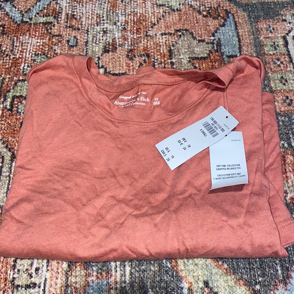 NWT Abercrombie Cropped T